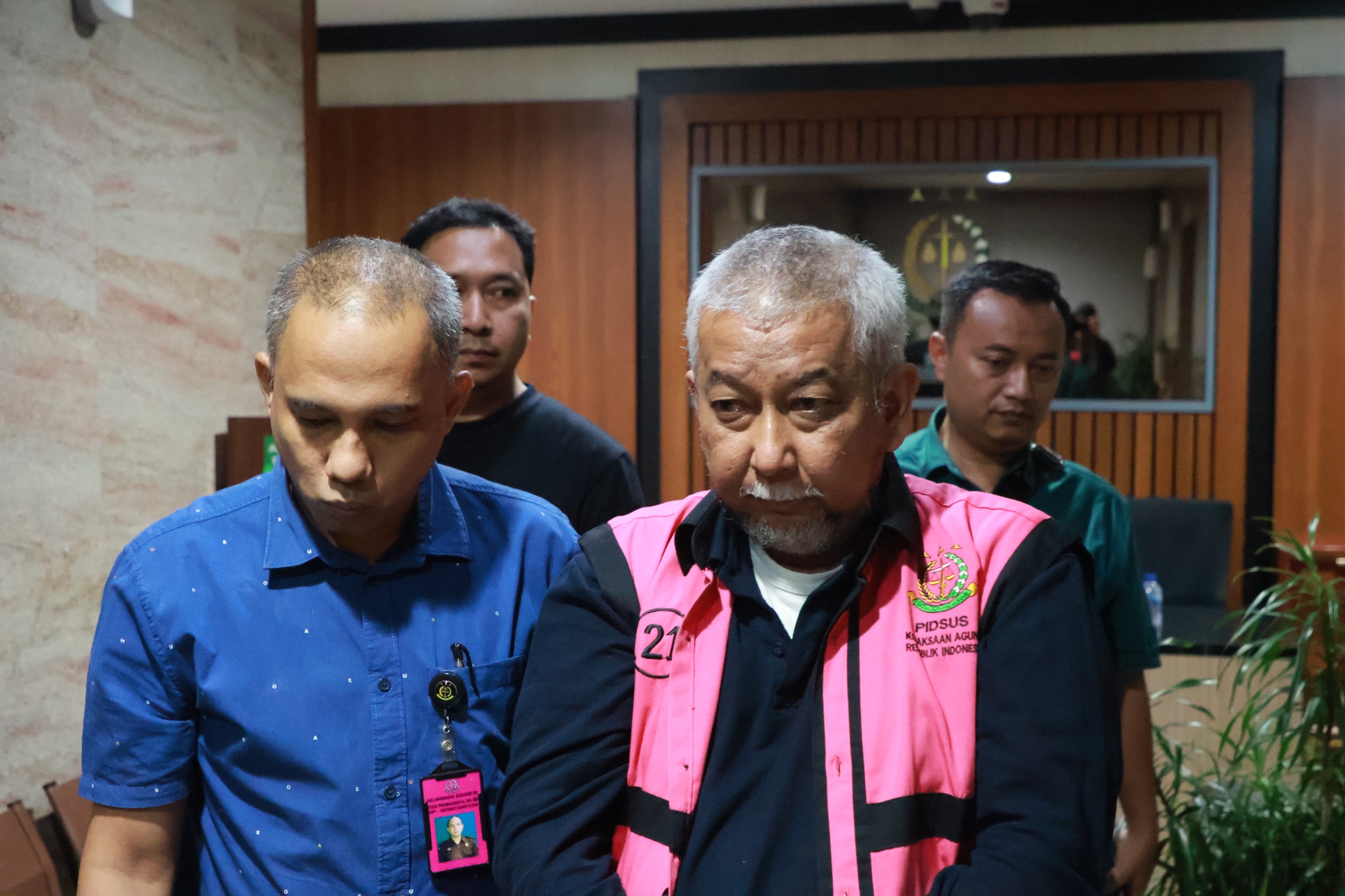Satgas SIRI Amankan Mantan Dirjen Perkeretaapian Dan Penyidik Tetapkan Sebagai Tersangka Perkara Perkeretaapian Medan