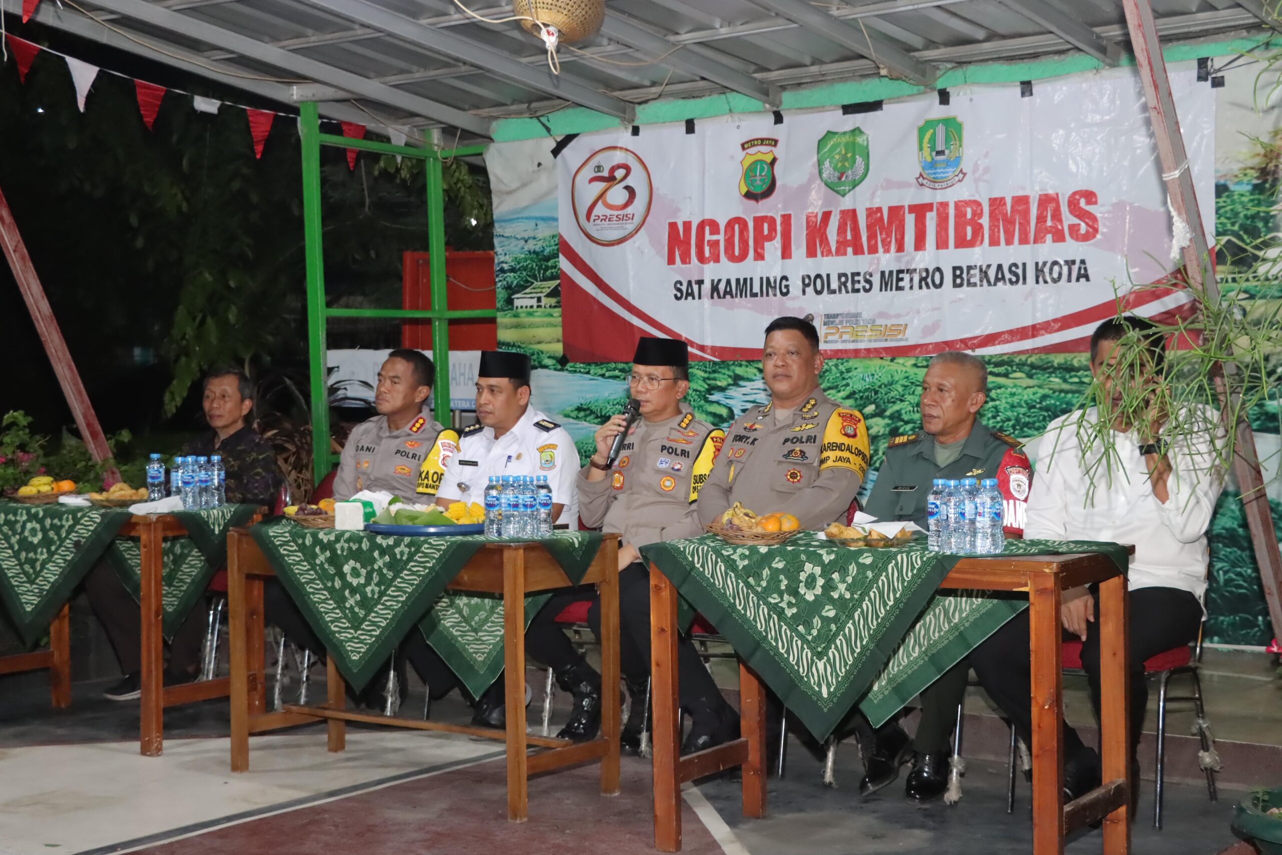 Ngopi Kamtibmas Bersama Warga RW 18 Pekayon Jaya, Dirbinmas Polda Metro Jaya: Serap Aspirasi Warga Dalam Antisipasi Gangguan Kamtibmas