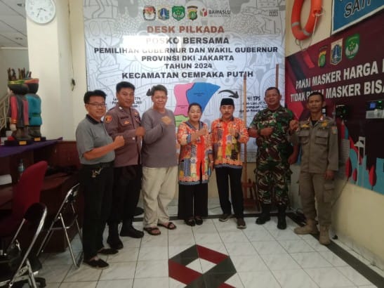 Pengamanan Di Gudang Logistik Pilkada Kecamatan Cempaka Putih Oleh Tiga Pilar 