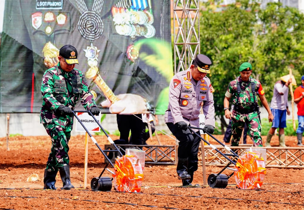 Kapolri-Panglima TNI Tinjau Kesiapan Program Ketahanan Pangan Di Jawa Tengah