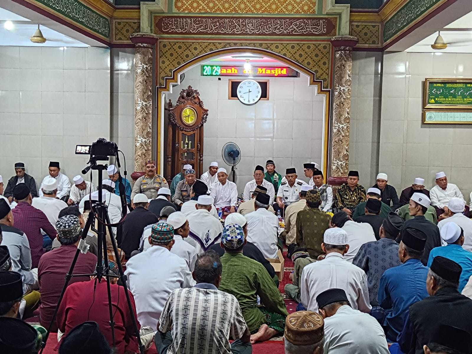 Polsek Pondok Gede Hadir Di Peringatan Maulid Nabi, Jaga Kondusivitas Jelang Pilkada 2024 