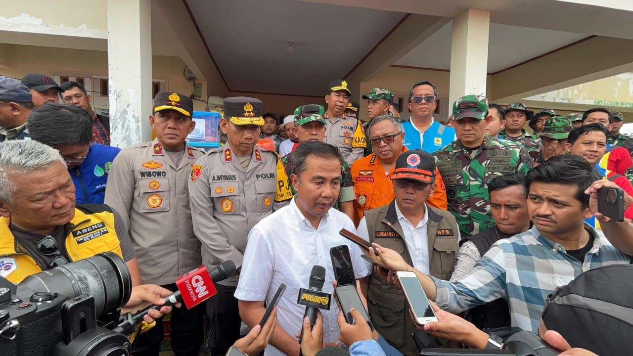 Kapolda Jabar Tinjau Lokasi Bencana Di Sukabumi Dan Salurkan Bantuan