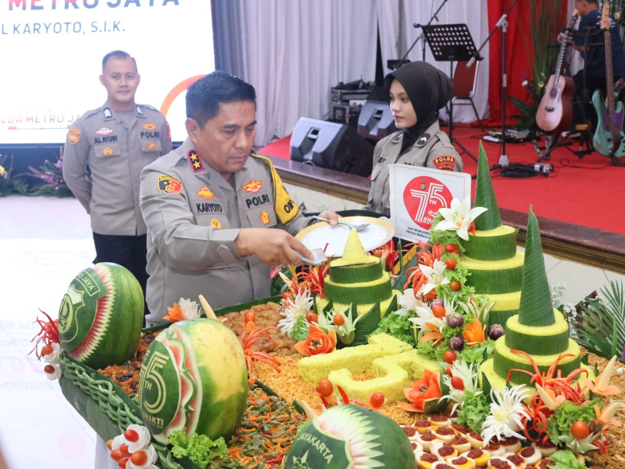 Peringatan HUT Ke-75 Polda Metro Jaya, Kapolda Irjen Karyoto “Polri Terus Bertransformasi Untuk Indonesia Emas”