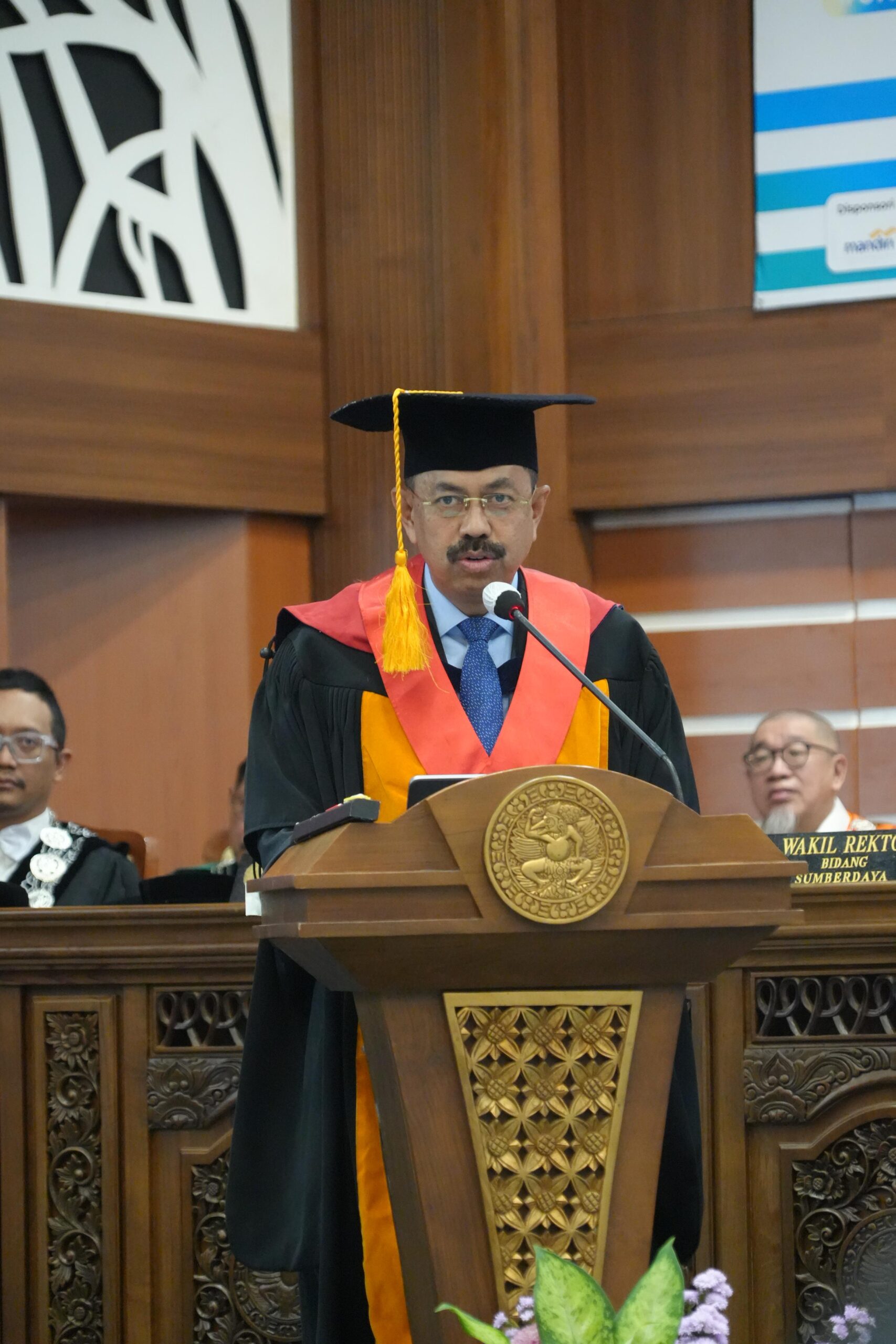 JAM-Pidum Berikan Sambutan  Dalam Pengukuhan Guru Besar Kehormatan Kepala Kejaksaan Tinggi Jawa Timur