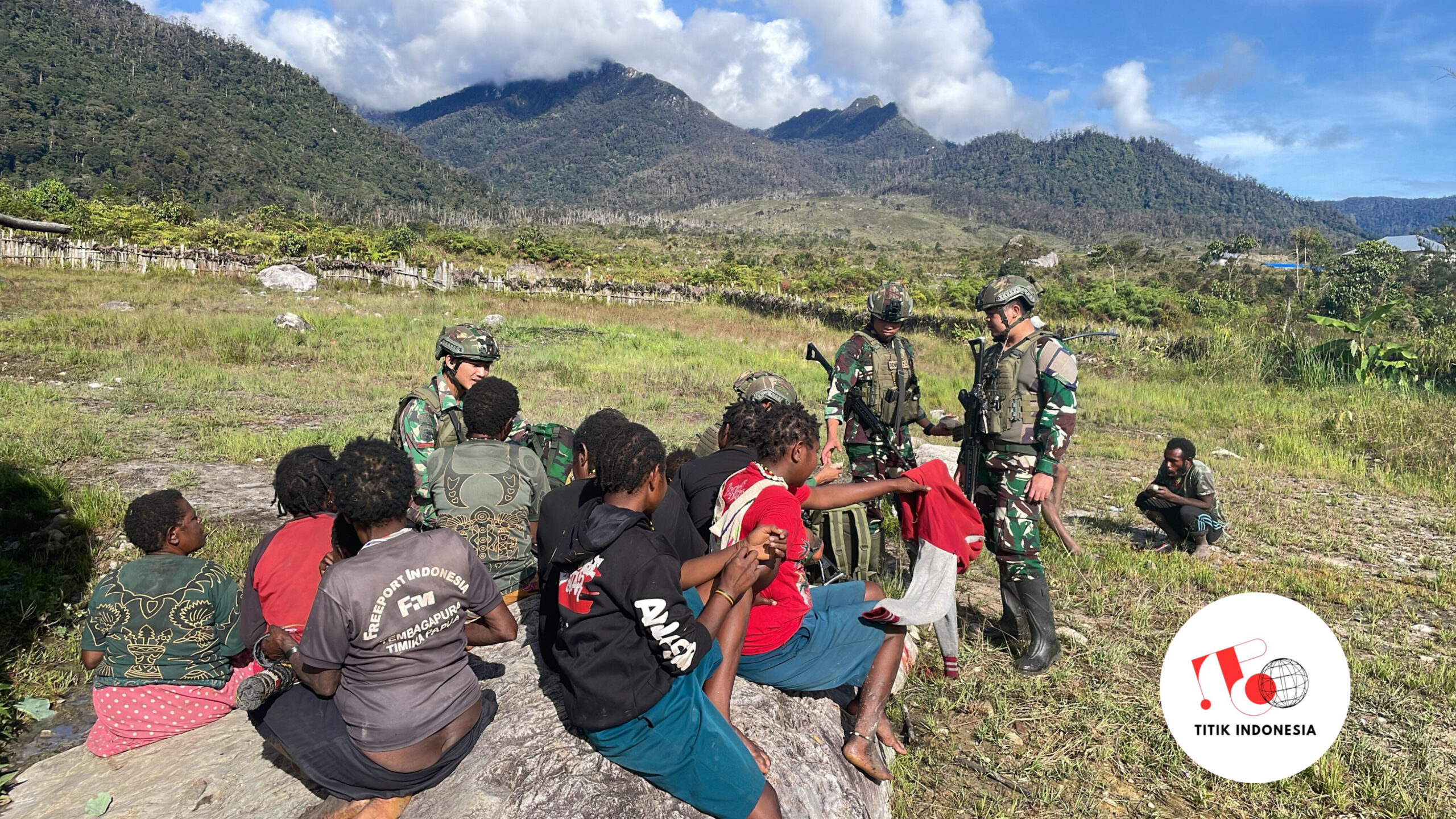 Warga Wuloni Gembira Sambut Komsos Habema