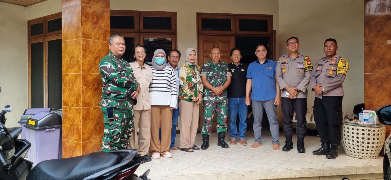 Mendukung Program Asta Cipta Presiden Prabowo, Polsek CipTim Memberi Makan Bergizi Kepada Murid Sekolah Dasar DiTangerang Selatan.