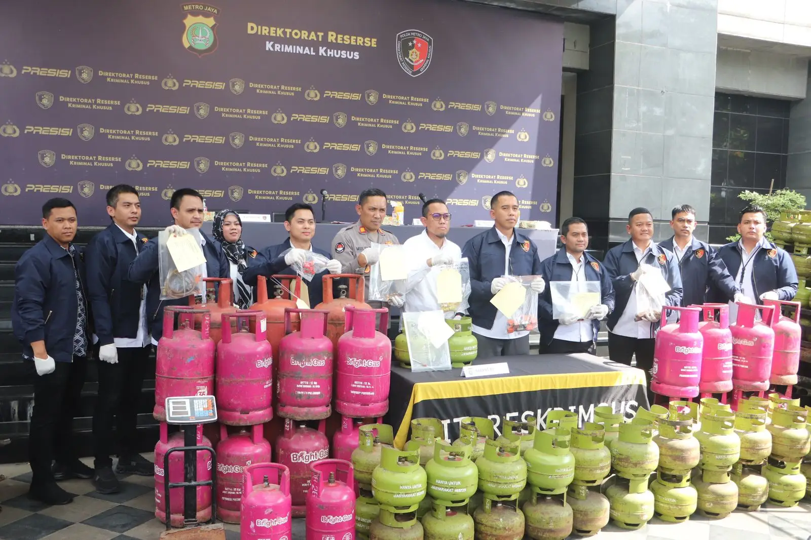 Polda Metro Jaya Berhasil Ungkap Sindikat Pengoplosan Gas Subsidi Di Bekasi Dan Jakarta