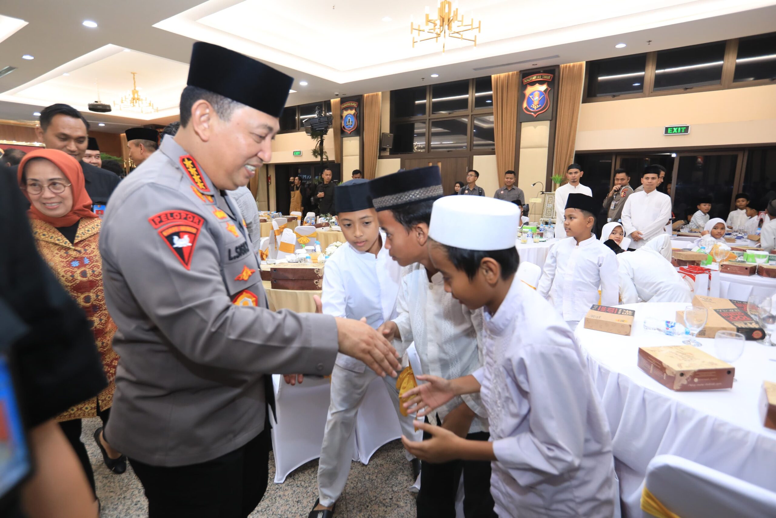 Berbagi Takjil Dan Buka Puasa Bersama, Kapolri Perkuat Sinergi Dengan Media Dan Masyarakat