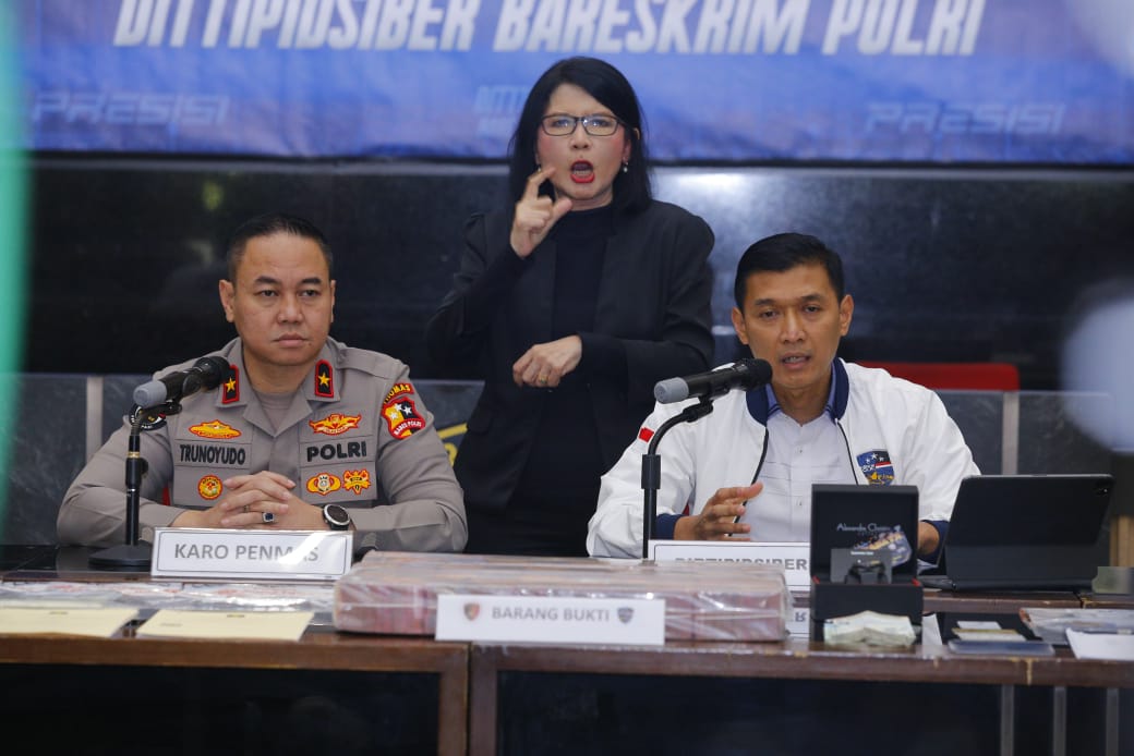 POLRI UNGKAP KASUS PENIPUAN TRADING SAHAM DAN KRIPTO, KERUGIAN CAPAI RP 105 MILIAR