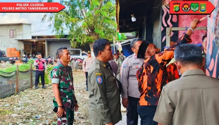 Operasi Gabungan Tertibkan Posko Ormas Tak Berizin Di Ciledug