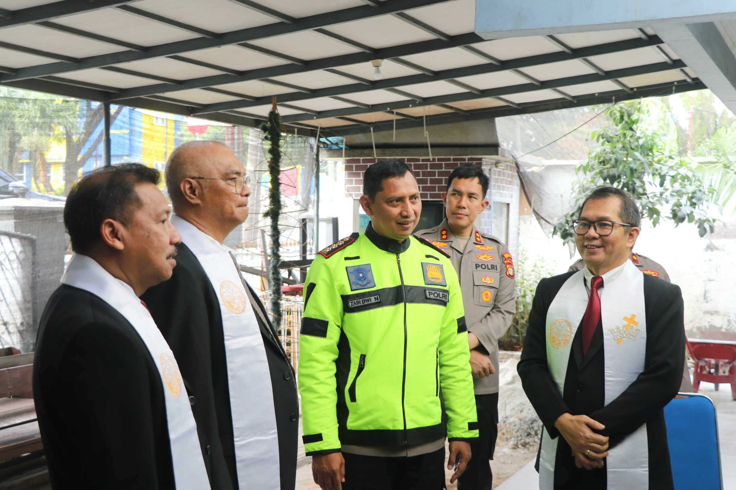 Pastikan Ibadah Kenaikan Isa Al-Masih Aman, Kapolres Metro Tangerang Kota Patroli Sepeda Motor Pantau Gereja