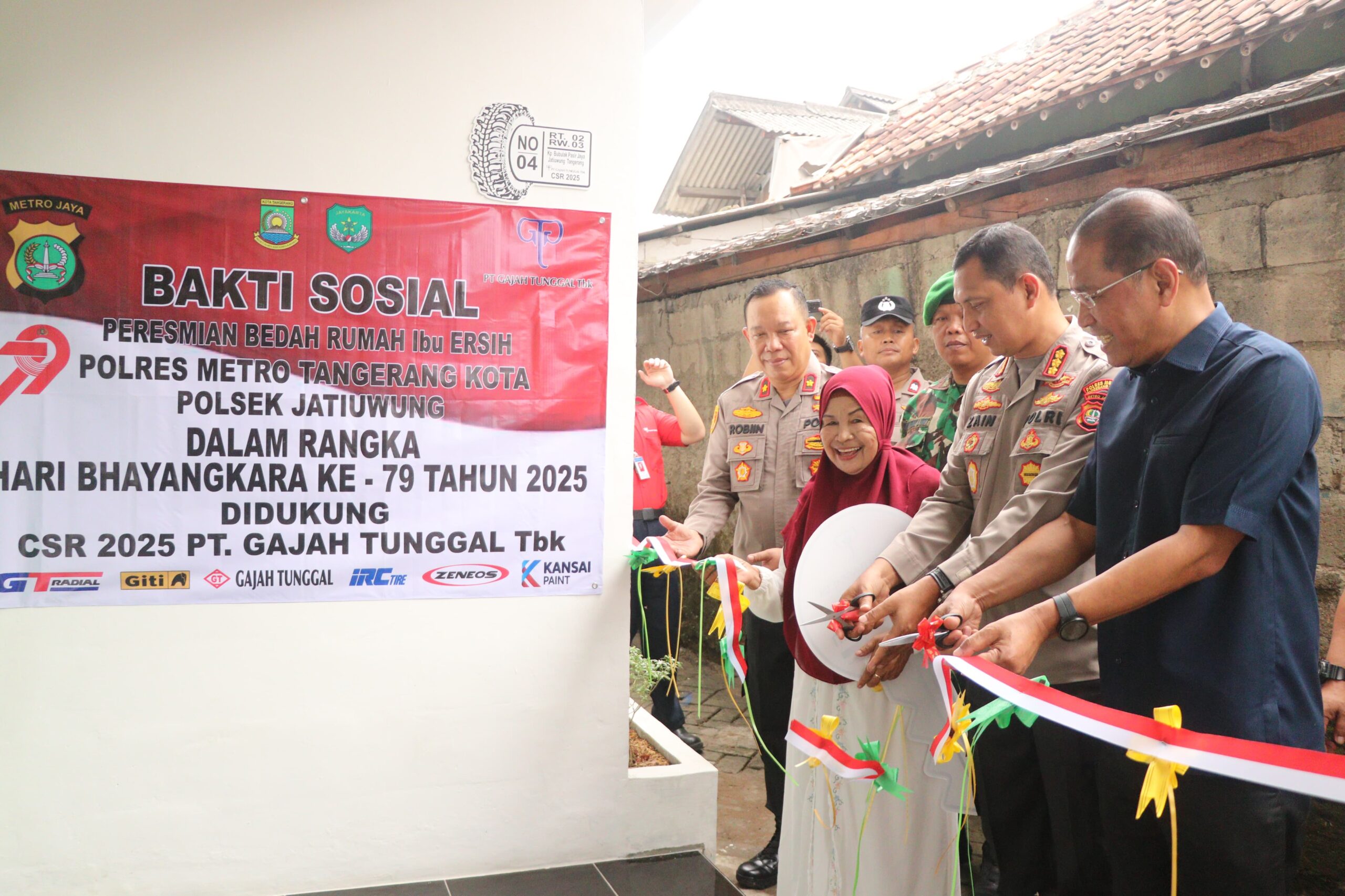 Polri Peduli, Kapolres Metro Tangerang Kota Resmikan Dan Serahkan Kunci Bedah Rumah Warga Pasir Jaya Tangerang