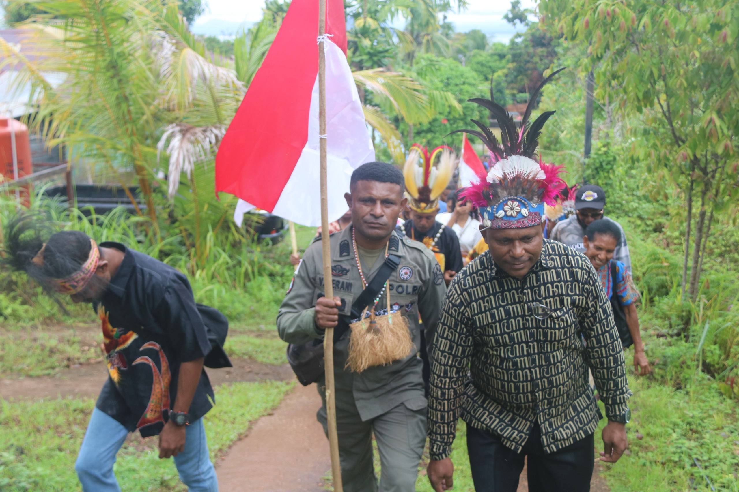 Satgas Damai Cartenz-2025 Hadir Di Prosesi Adat Papua: Wujudkan Damai Lewat Budaya