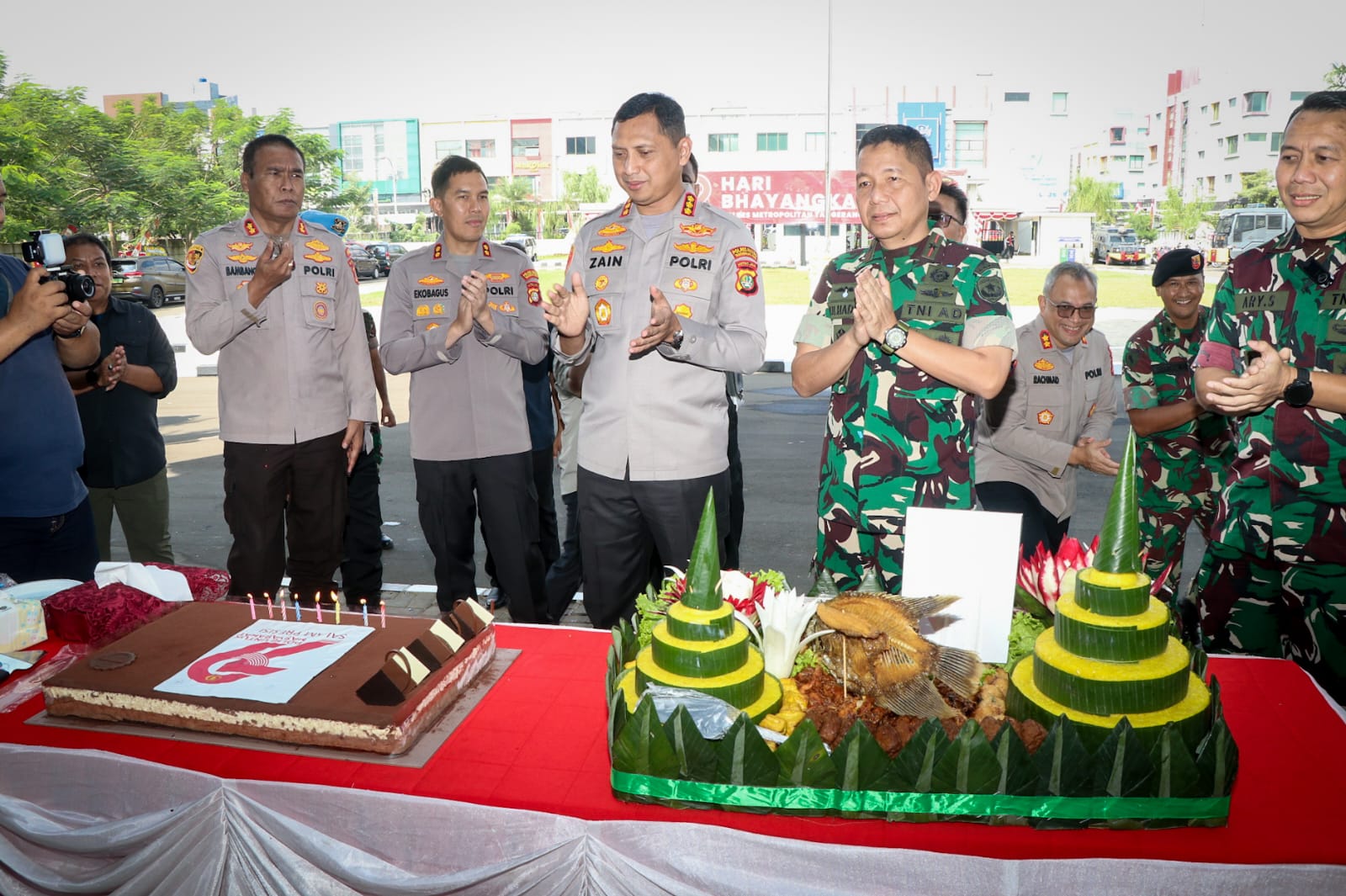 Do’a dan Syukuran, TNI Beri Kejutan Di Hari Bhayangkara ke-79 kepada Polres Metro Tangerang Kota