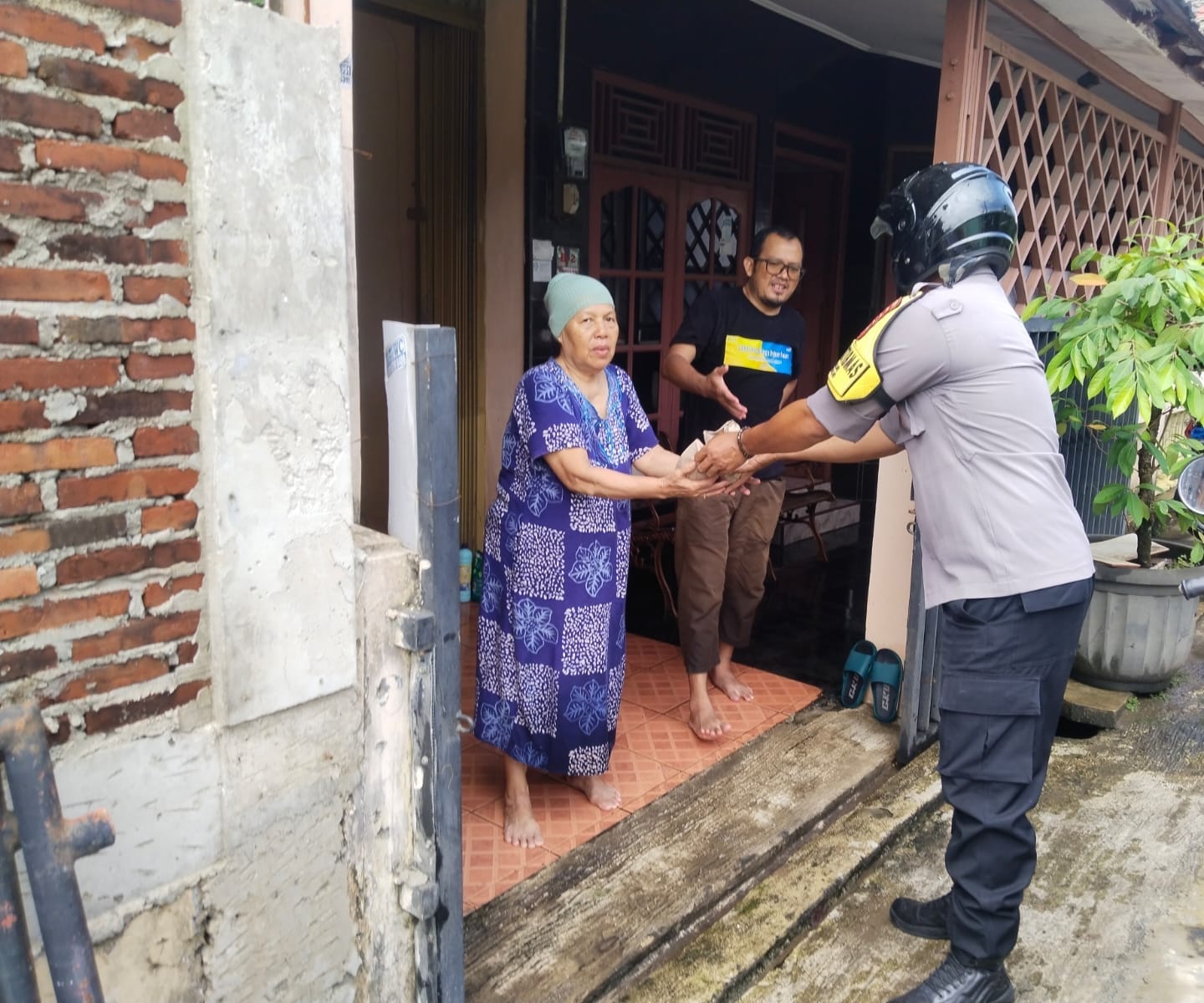 Peduli Bantu Warga Dampak Banjir Di Purikartika
