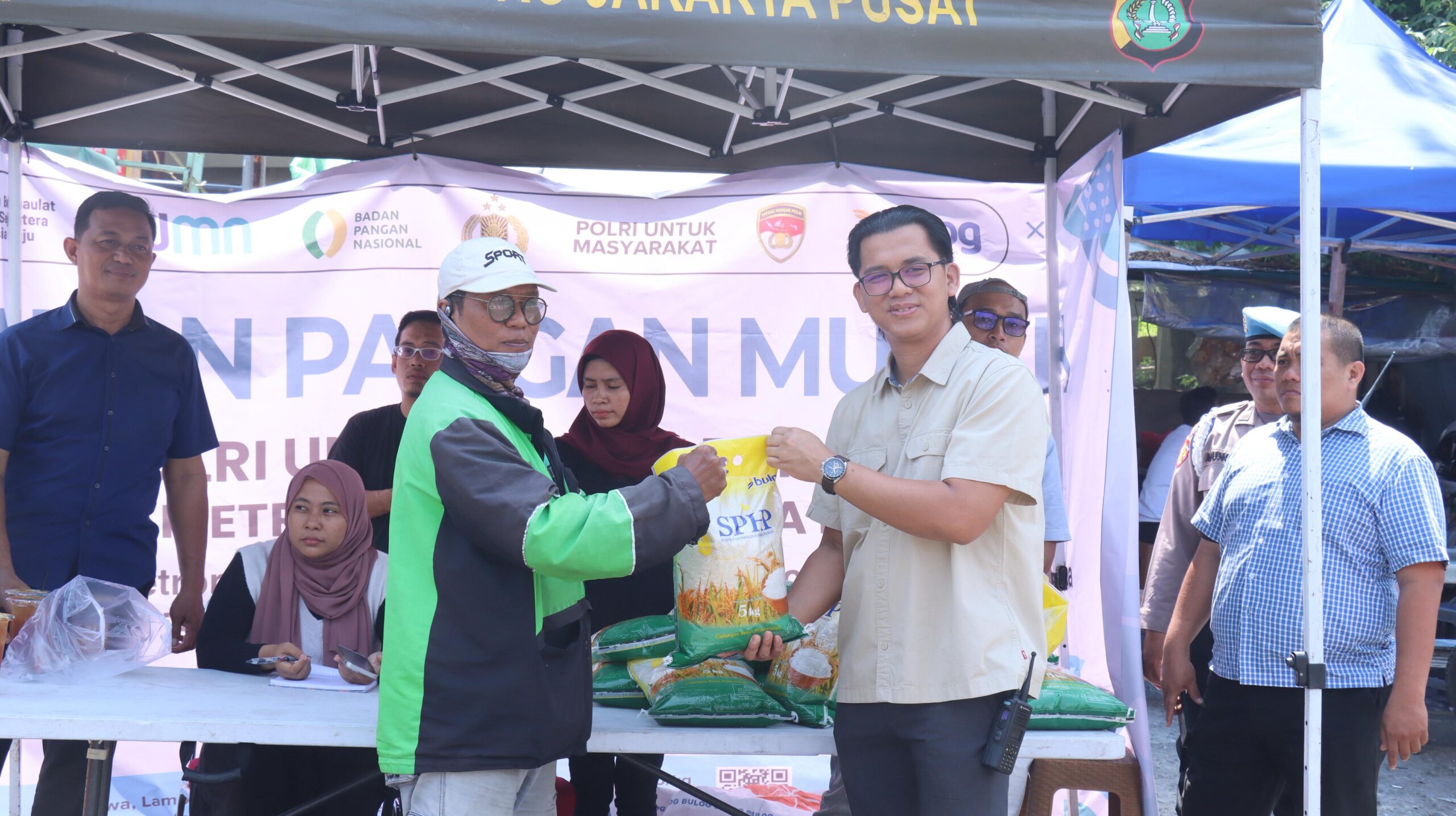 Polres Metro Jakarta Pusat Gelar Gerakan Pangan Murah, Sediakan 2 Ton Beras untuk Warga