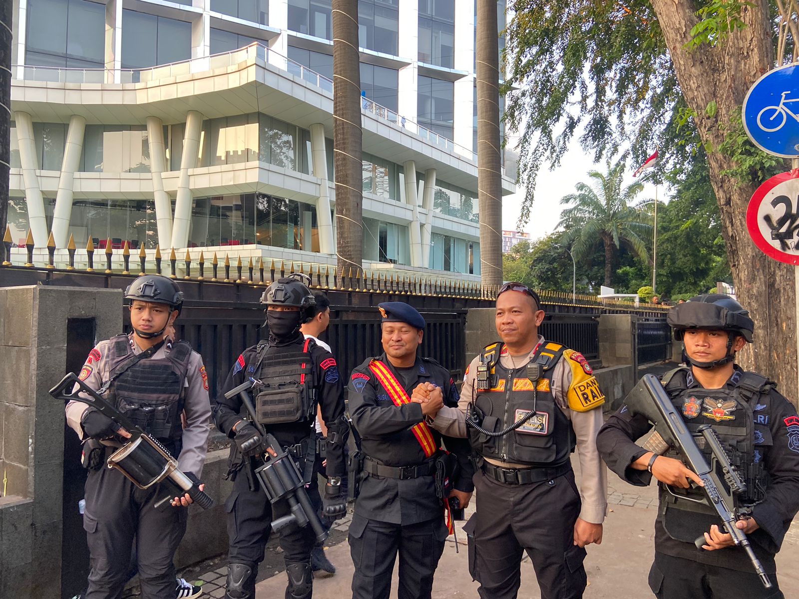 Ciptakan Rasa Aman, Dalmas Polda Metro Jaya Patroli Skala Besar di Tiga Wilayah Ibu Kota