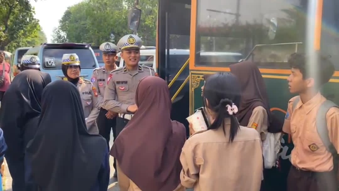 Ajak Masyarakat Sadar Keselamatan, Satlantas Polres Metro Tangerang Kota Gelar Kampanye Di TangCity