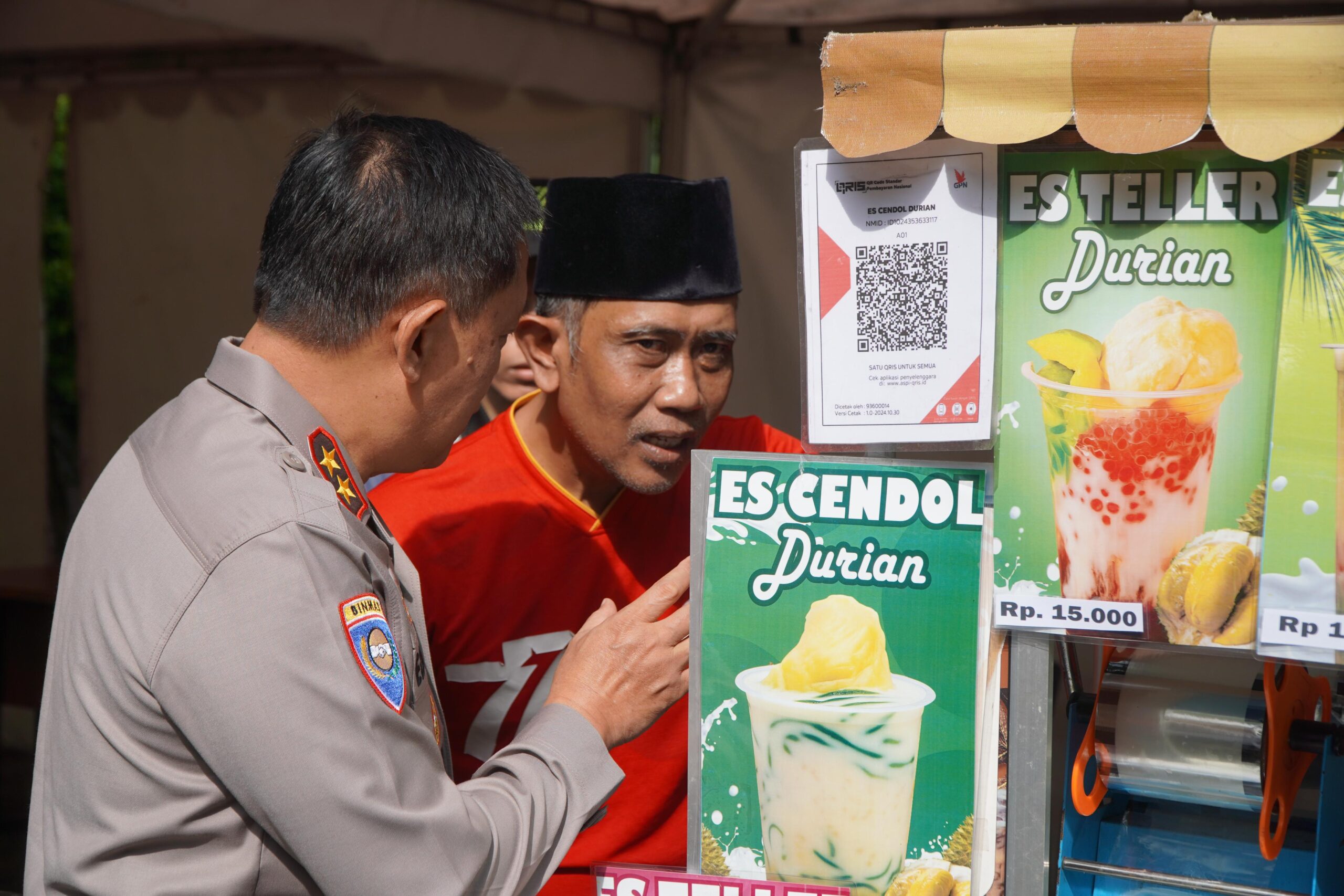 Gerakan Pangan Murah Polri dan Jumat Berkah Polres Metro Jakarta Barat: Ribuan Warga Antusias Serbu Pasar Murah