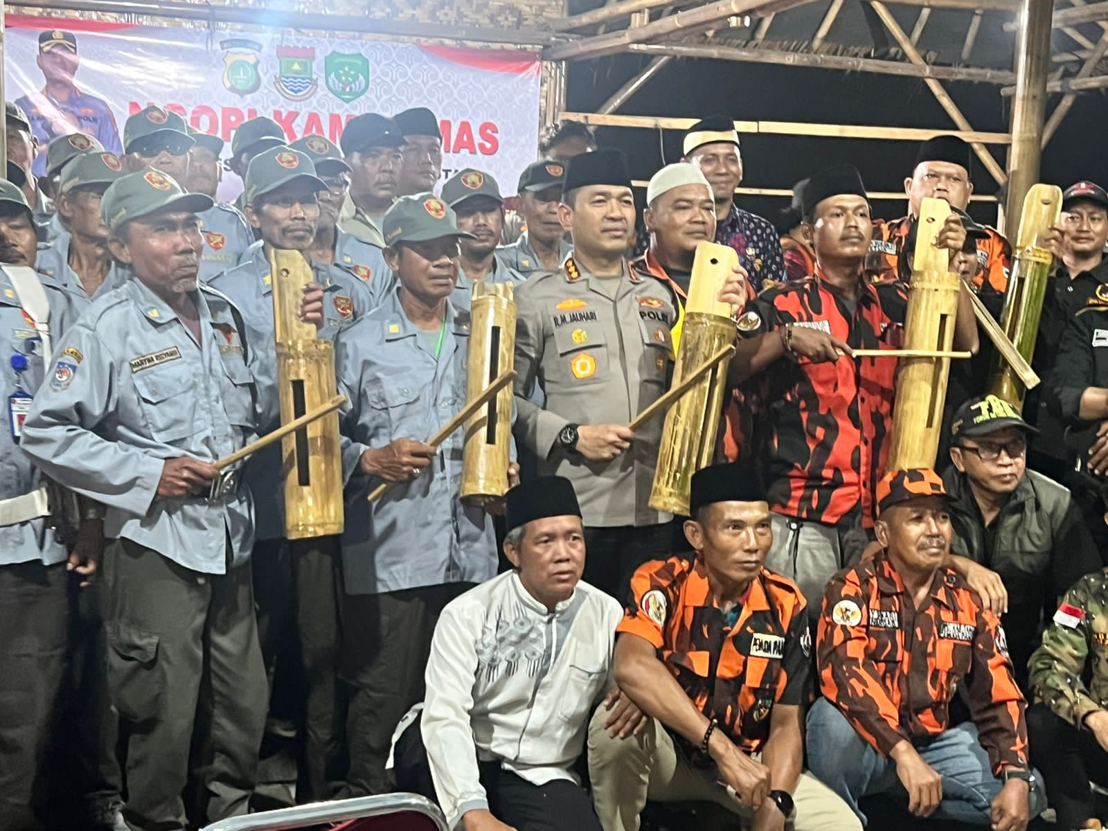 Kapolres KBP Raden Muhammad Jauhari: Siskamling Harus Dihidupkan Lagi Untuk Mewujudkan Kamtibmas Yang Aman Dan Kondusif