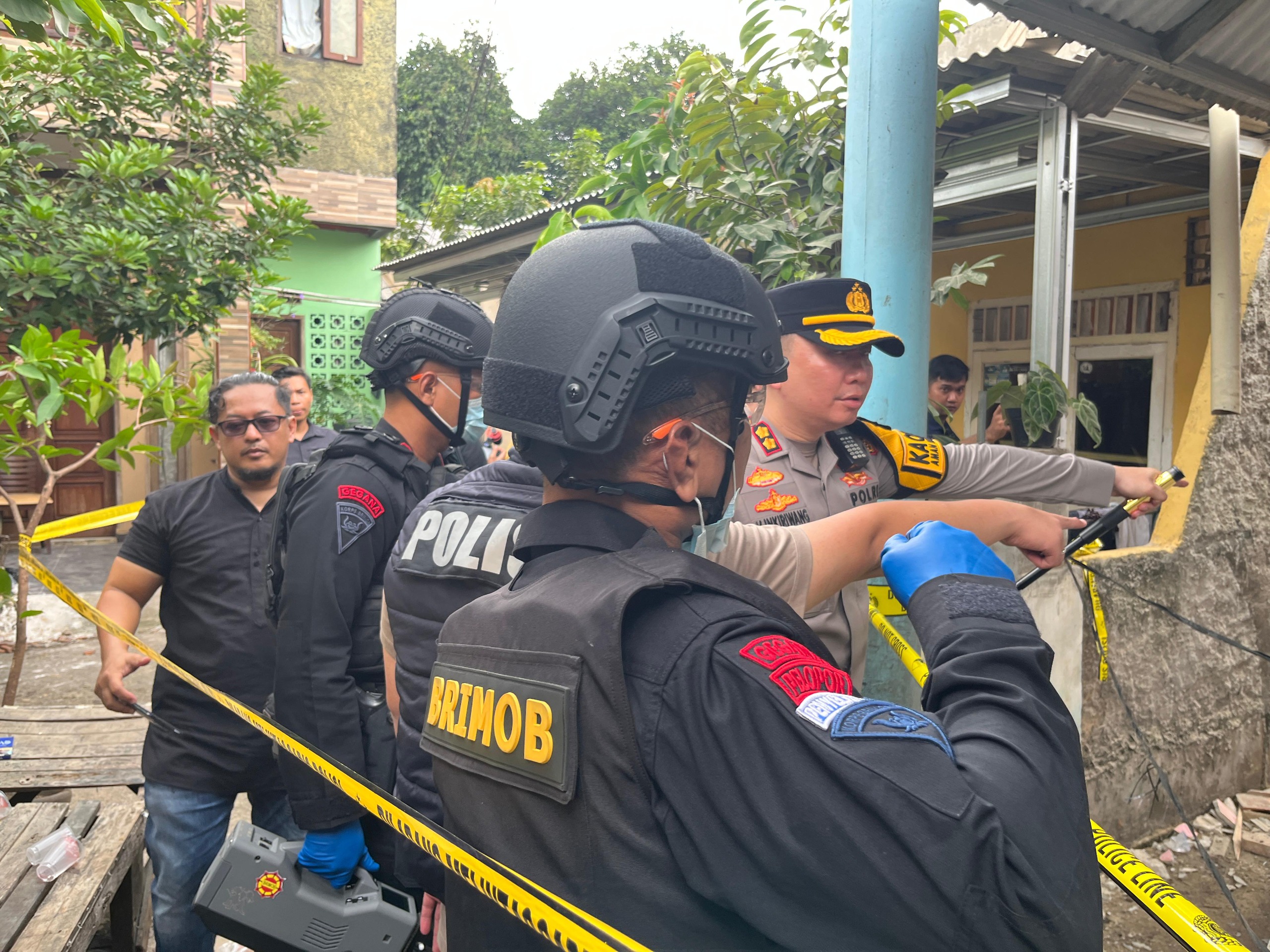 Detasemen Gegana Satbrimob Polda Metro Jaya Tangani Ledakan Gas di Pondok Cabe Ilir Tangerang Selatan