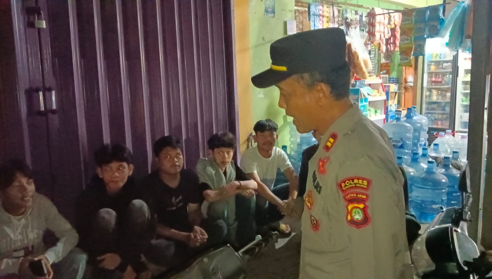 Untuk keamanan Dan kenyamanan Masyarakat Polsek Cisauk Mengadakan Patroli Sekala Besar 