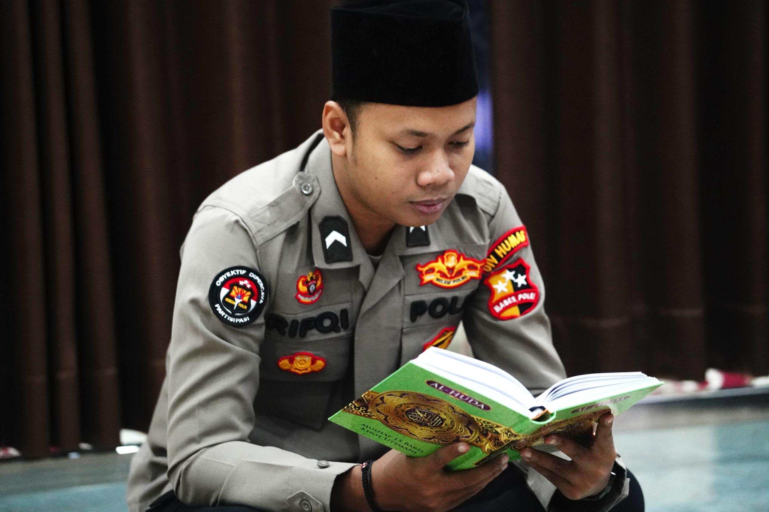 Jumat Berkah, Divhumas Polri Gelar Khataman Al-Qur’an dan Doa Bersama