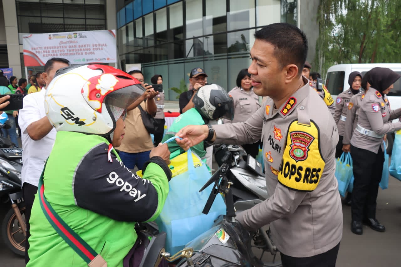 Jumat Peduli” Polres Metro Tangerang Kota, Ojol Dapat Layanan Kesehatan Gratis