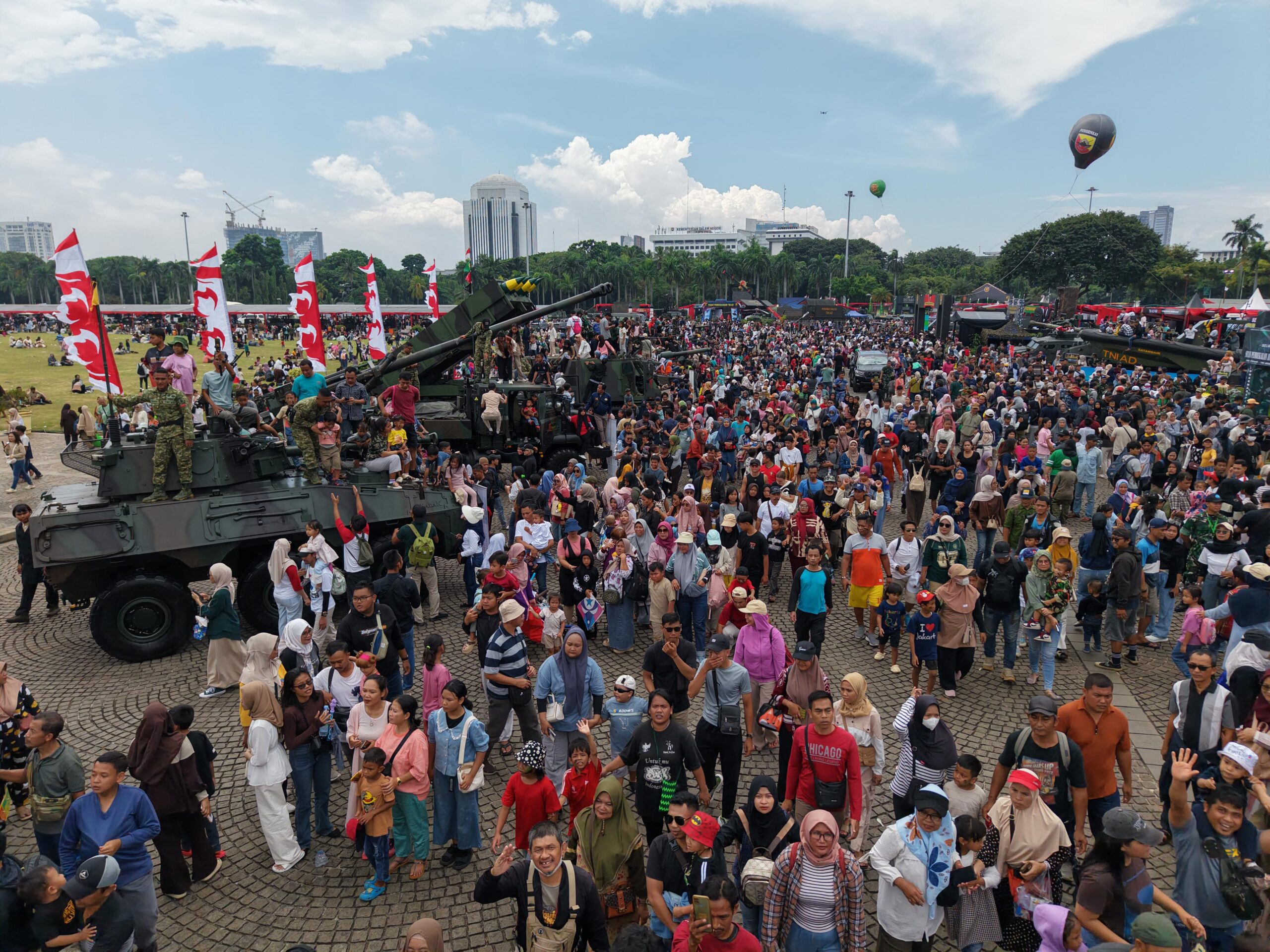Dari Lari Bareng Kasad hingga Es Krim Gratis, TNI AD Fair Hari Kedua Diserbu Ribuan Pengunjung