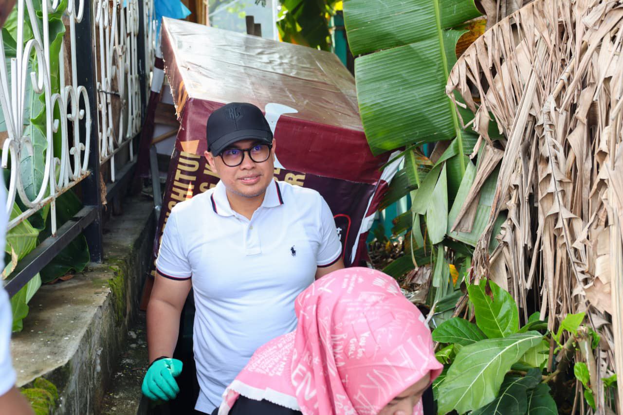Pilar Bersama Masyarakat Lakukan Bersih-Bersih Sampah di Situ Pondok Jagung Tangsel