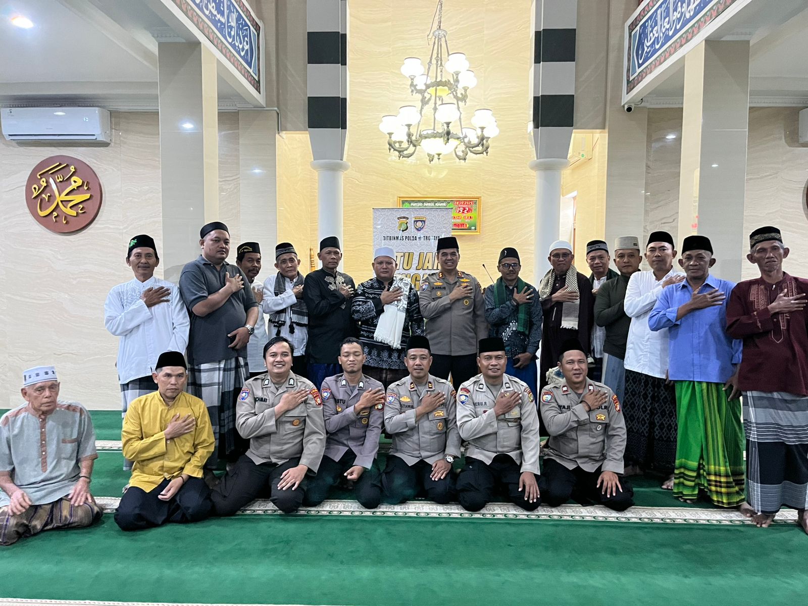 POLDA METRO JAYA GELAR PROGRAM “SATU JAM MENGAJI BERSAMA POLISI” DI MASJID DARUL KHOIR RAGUNAN