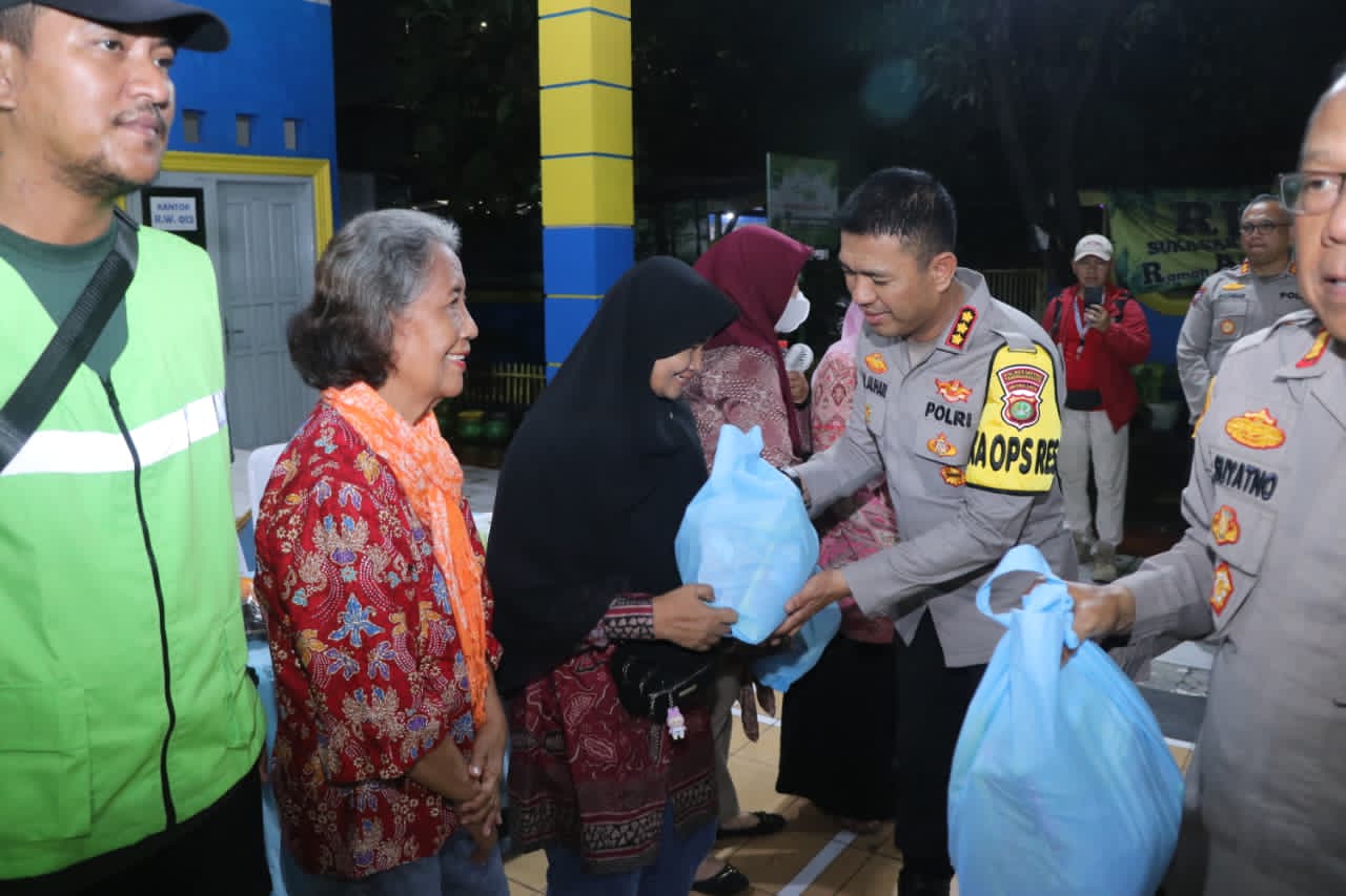 Ngopi Kamtibmas, Kapolres Metro Tangerang Kota Sapa Warga Sukasari