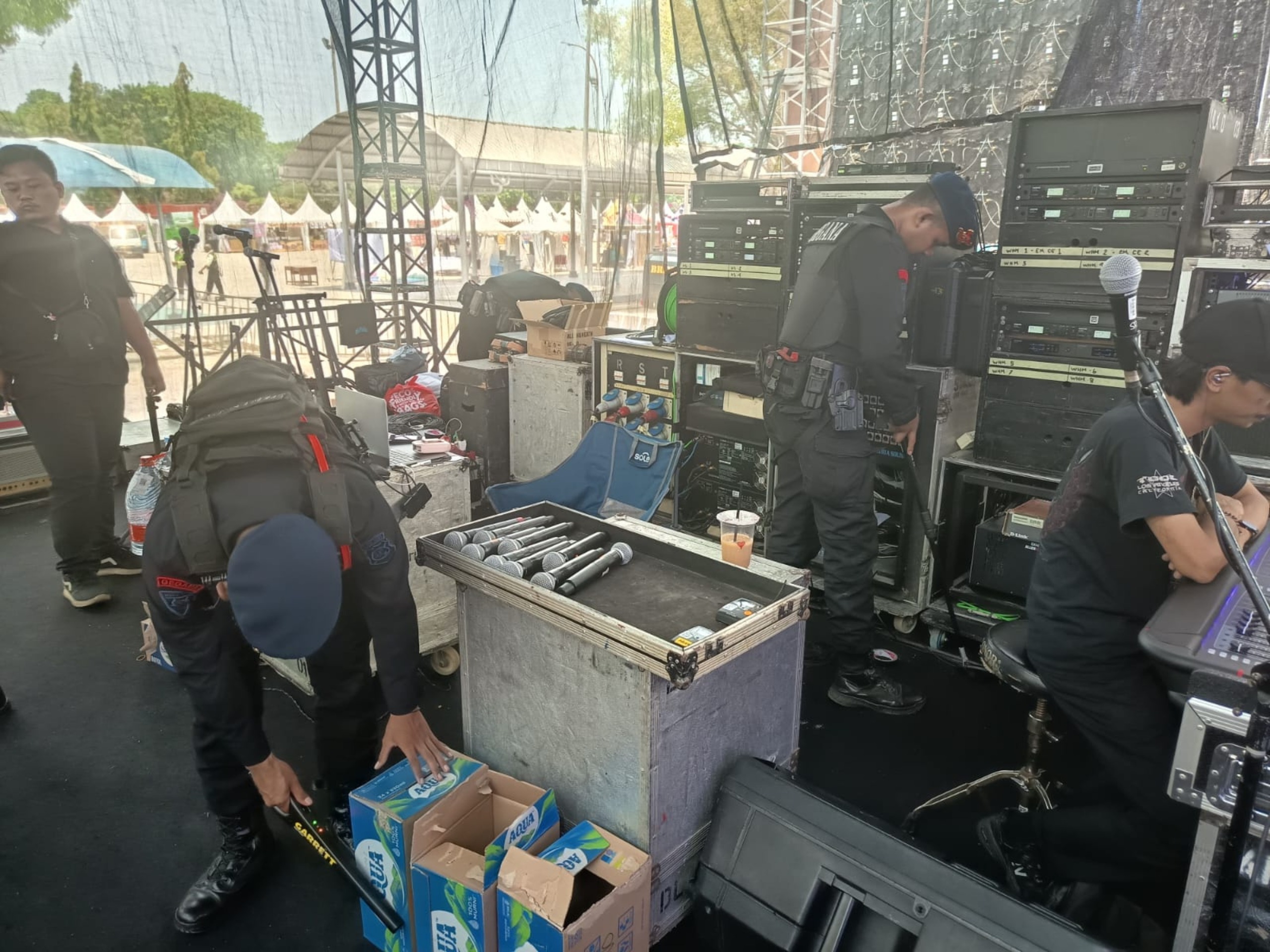 Dukung Kreativitas Generasi Muda, Brimob Polda Metro Jaya Pastikan Keamanan Pentas Carasel Monstazia SMA 68