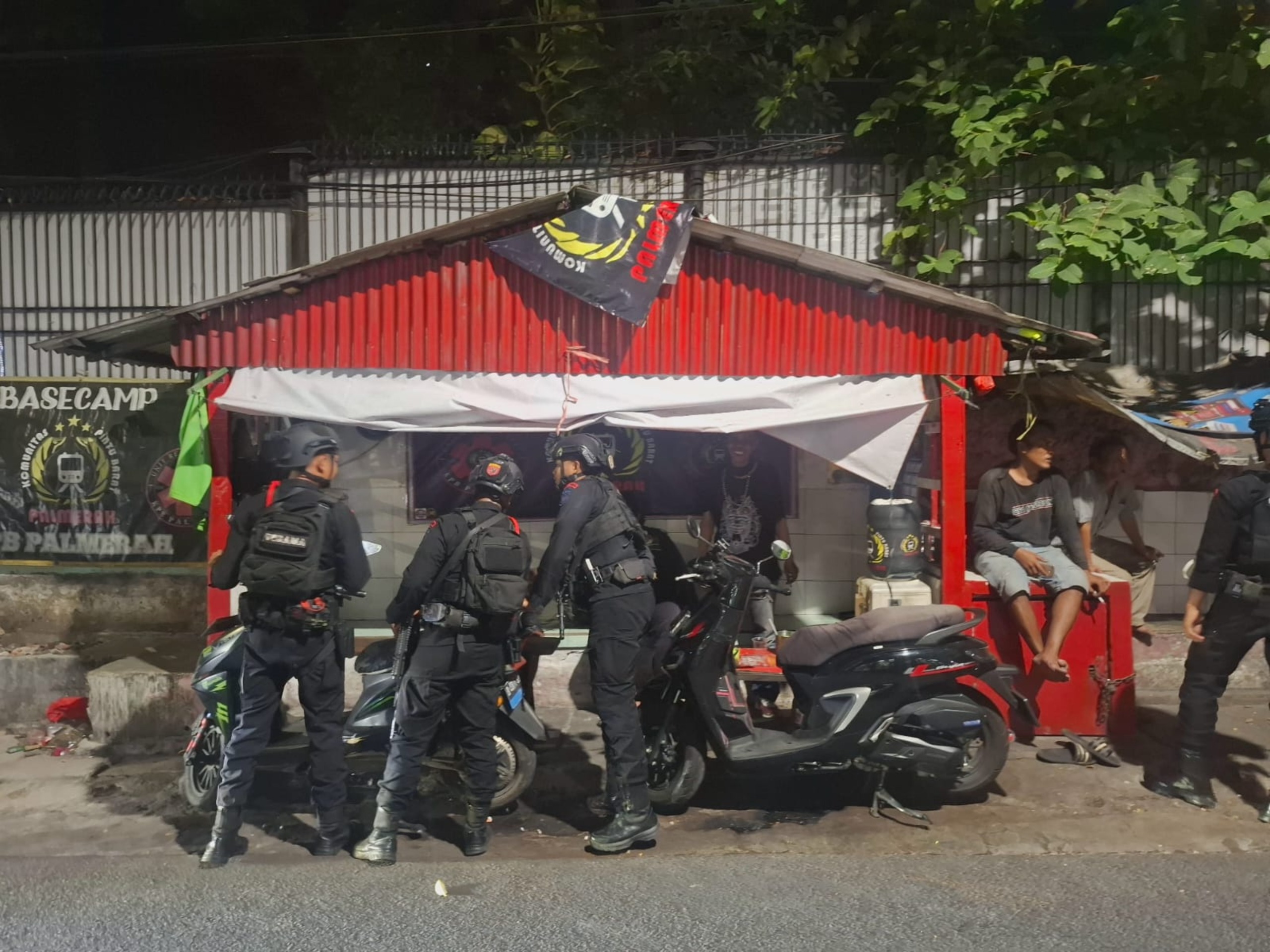 Jaga Jakarta”, Brimob Polda Metro Jaya Gelar Patroli Dialogis Rayonisasi Ciptakan Rasa Aman di Tengah Masyarakat