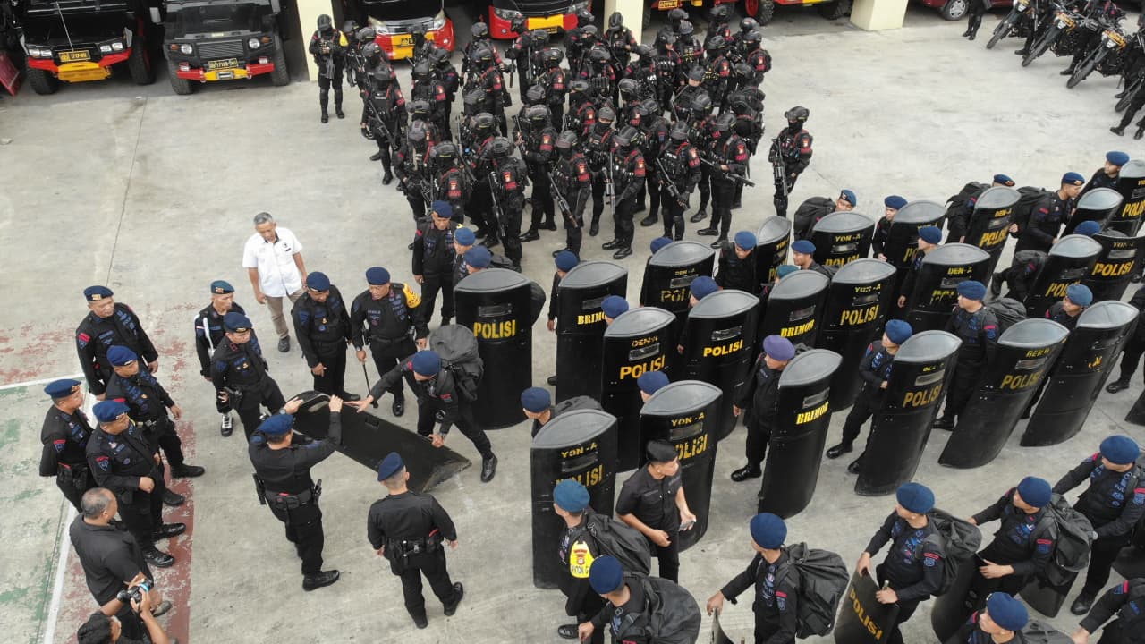 Brimob Polda Metro Jaya Gelar Apel Kesiapsiagaan Pelayanan Aksi Unras Satu Tahun Kabinet Merah Putih
