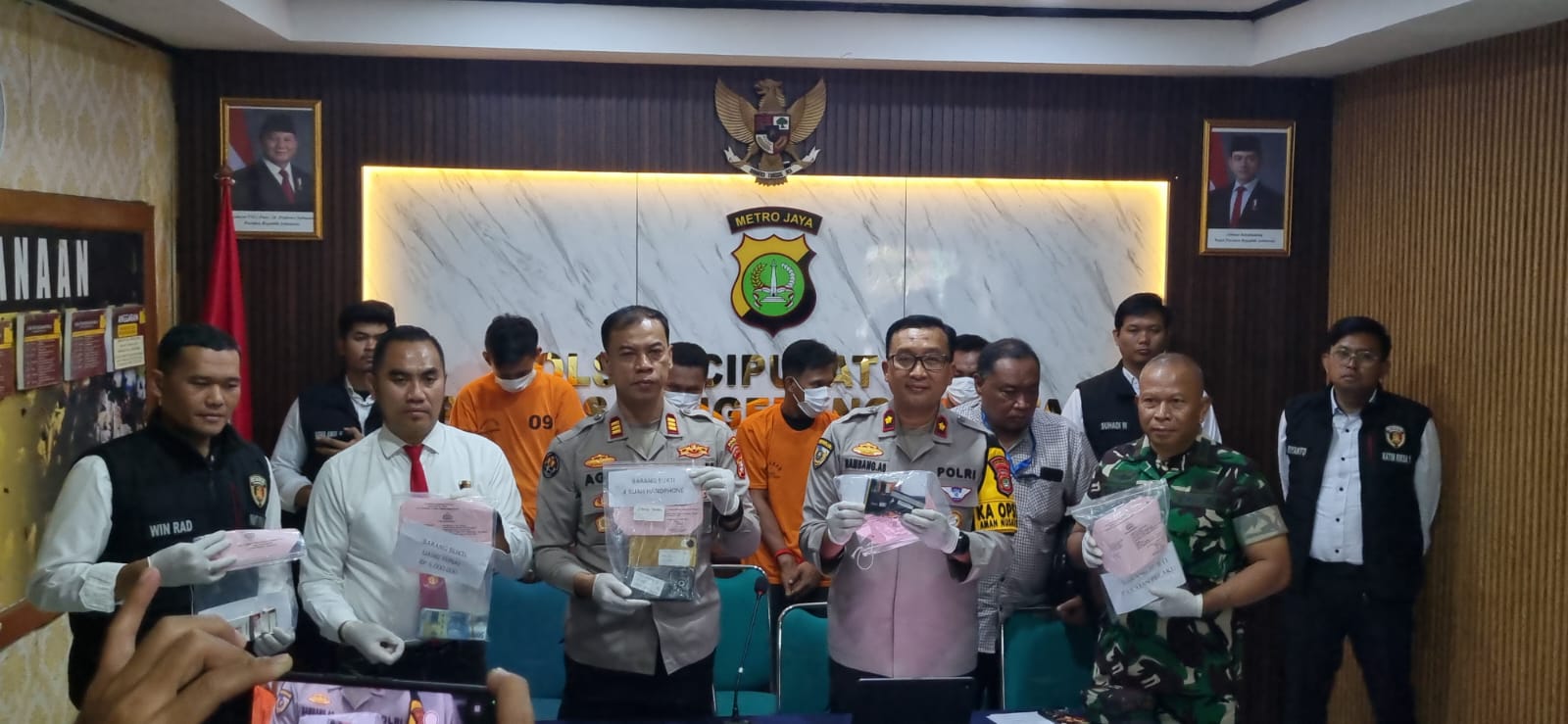 Polsek Ciputat Timur Ungkap Sindikat Pencurian Modus Ganjal ATM, 4 Pelaku Diamankan