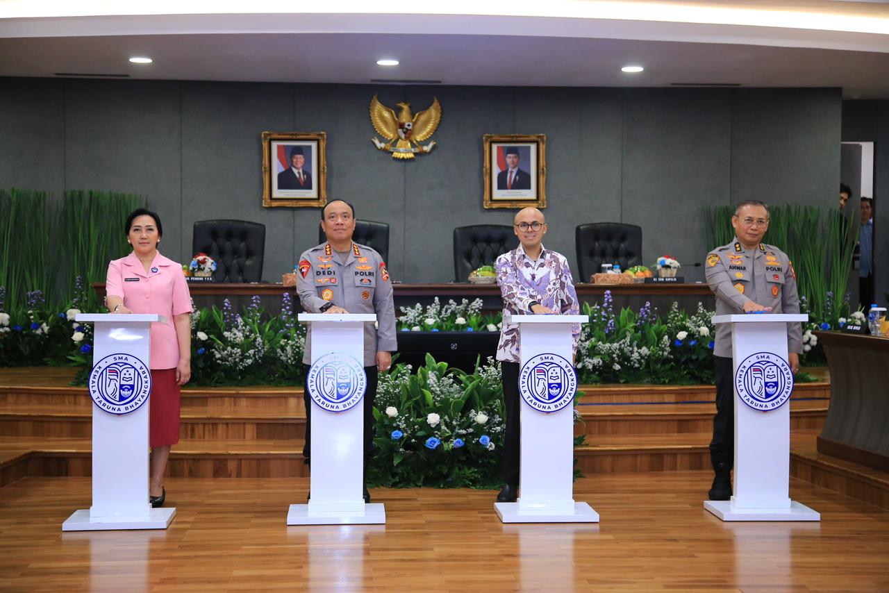 Mendiktisaintek Apresiasi Polri dalam Wujudkan SDM Unggul Lewat SMA Kemala Taruna Bhayangkara