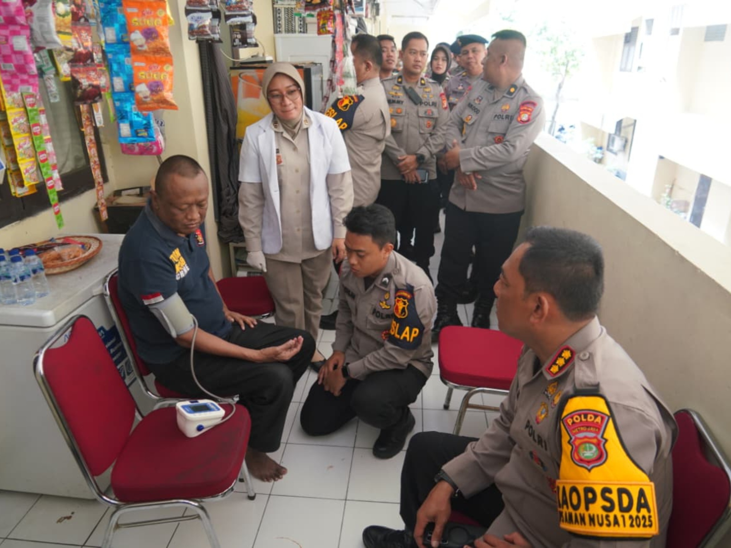 Brimob Polda Metro Jaya Laksanakan Anjangsana Anggota Sakit Menahun Sambut HUT ke-80 Korps Brimob Polri