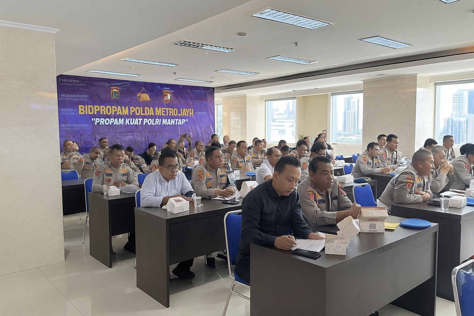 Polda Metro Jaya Gelar Anev dan Sosialisasi Etika Profesi, Tekankan Pengawasan PNPP dan Optimalisasi Whistle Blower System–SP4N Lapor