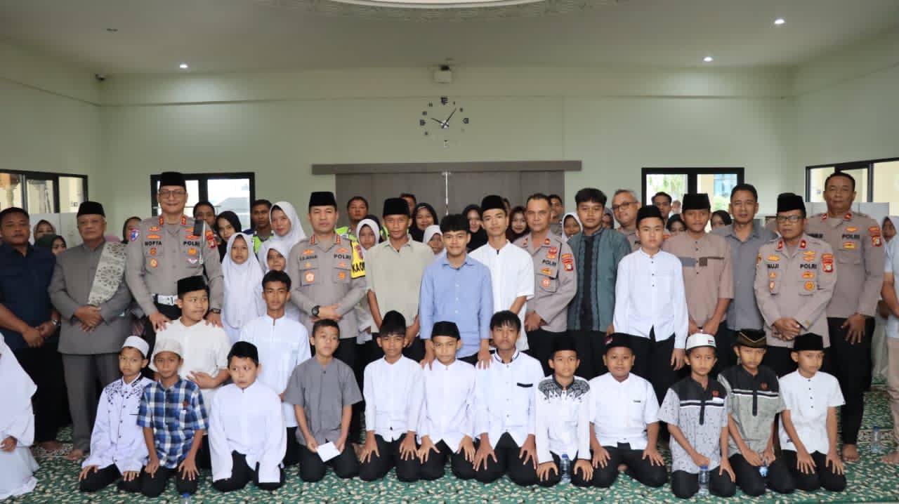 Polres Metro Tangerang Kota Gelar Binrohtal dan Santunan Anak Yatim Di Masjid Al-Fattah Tangerang Kota