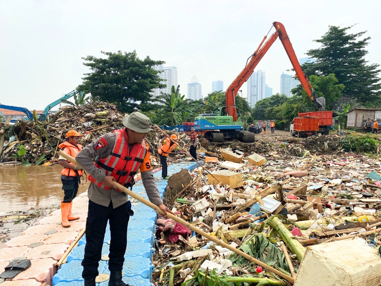 Brimob Polda Metro Jaya: Siaga, Peduli, dan Hadir untuk Masyarakat