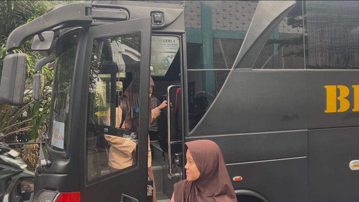 Bus Sekolah Gratis Brimob Polda Metro Jaya Selalu Jadi Kebanggaan Warga Tangerang Selatan