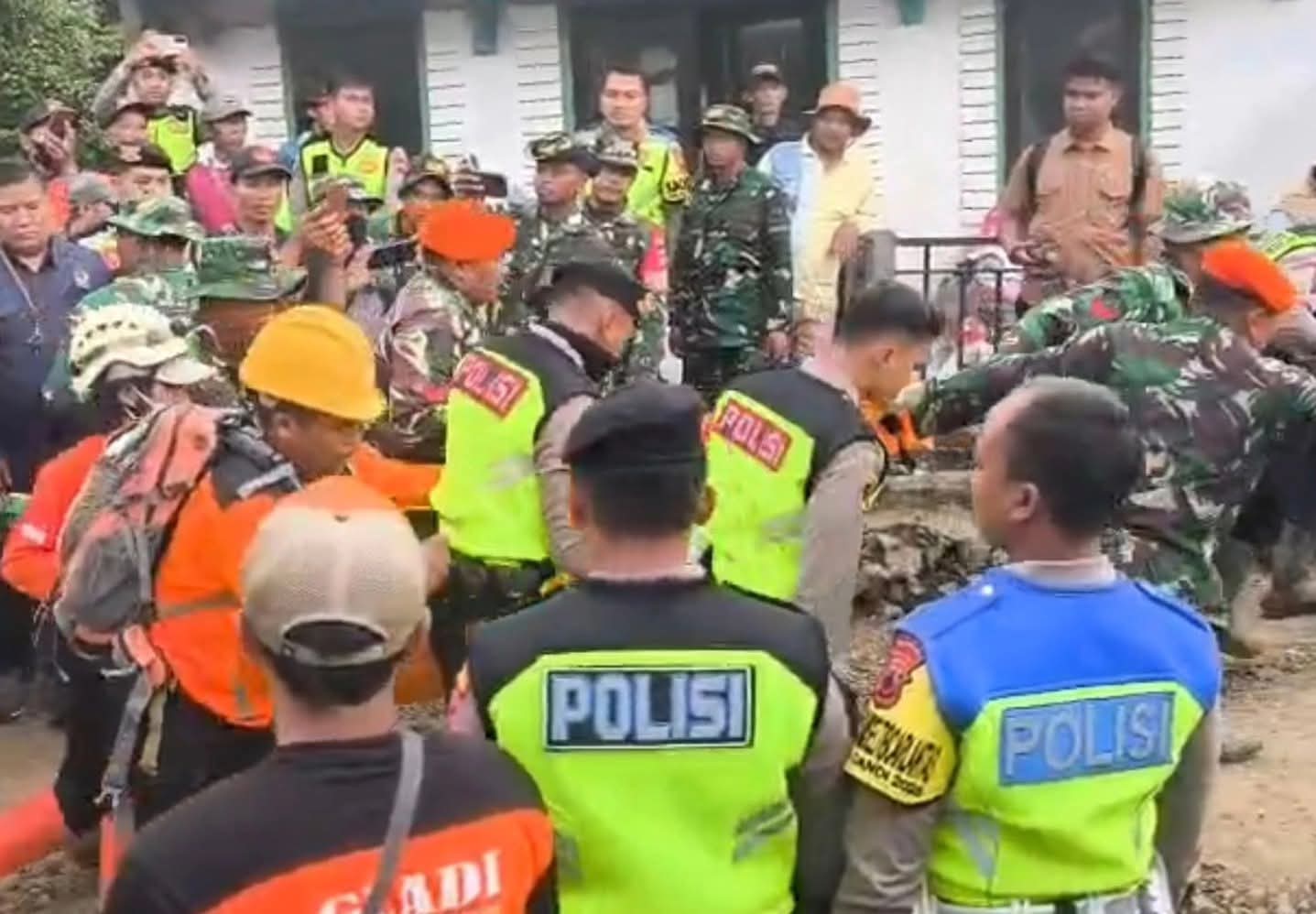Tim SAR dan Unit K9 Kembali Temukan 5 Jenazah di Lokasi Longsor Banjarnegara, 3 Diantaranya Telah Diidentifikasi Tim DVI
