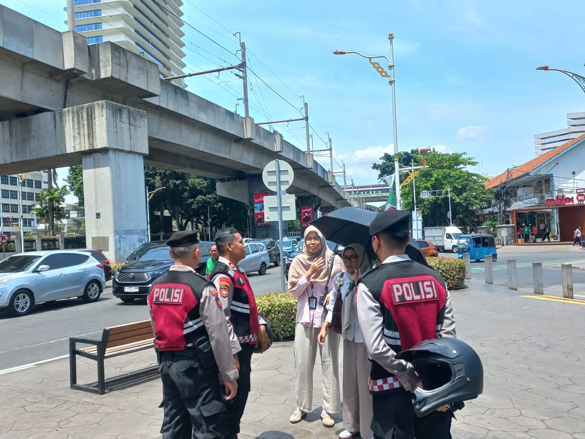 Ditsamapta Polda Metro Jaya Gelar Himbauan Kamtibmas di Blok M dalam Operasi ‘Sikat Jaya 2025