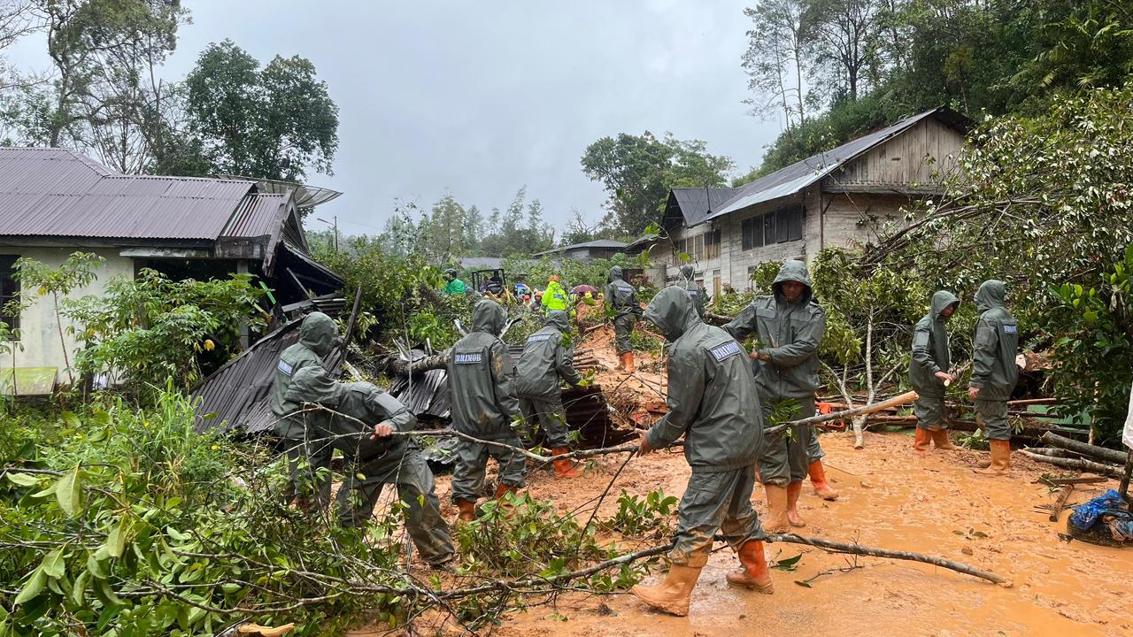 Polri Kerahkan 1.030 Personel Tangani 221 Kejadian Bencana di Sumatera Utara