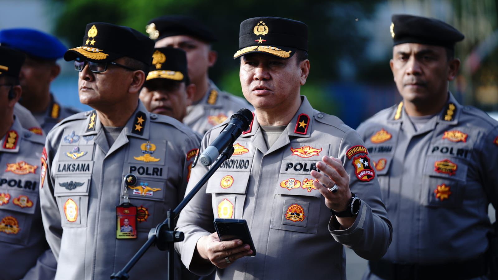 Respons Cepat Bencana: Polri Siagakan 87 Ribu Personel dan Perkuat Bantuan Logistik ke Sumatera