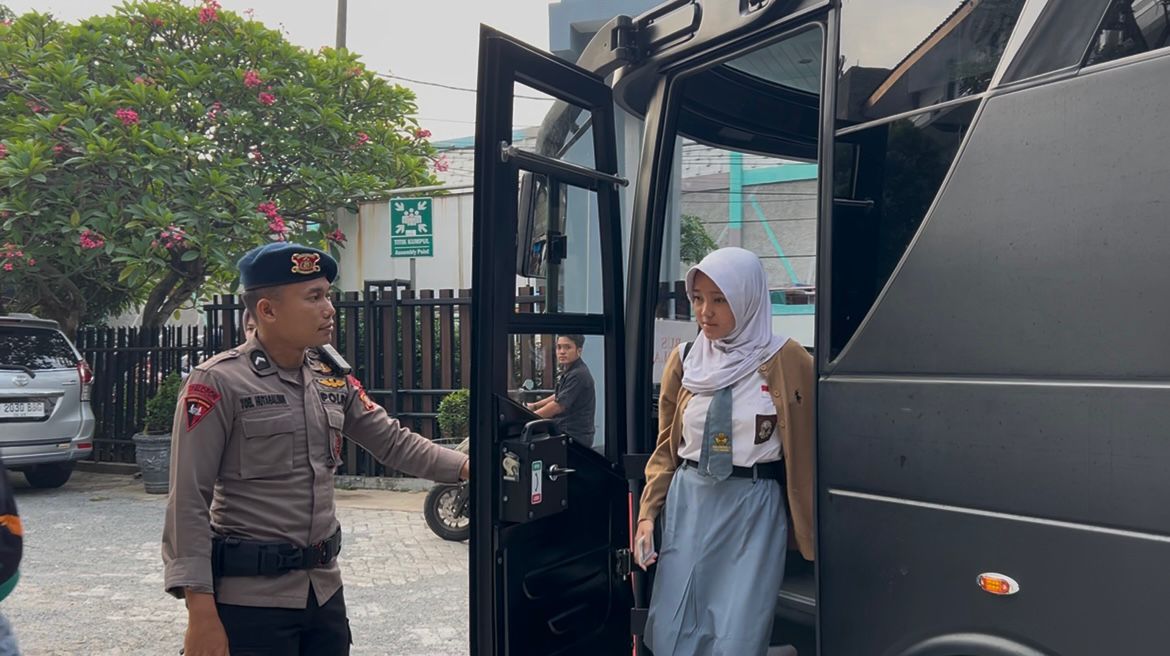Bus Sekolah Gratis Brimob Polda Metro Jaya Selalu Jadi Kebanggaan Warga Tangerang Selatan