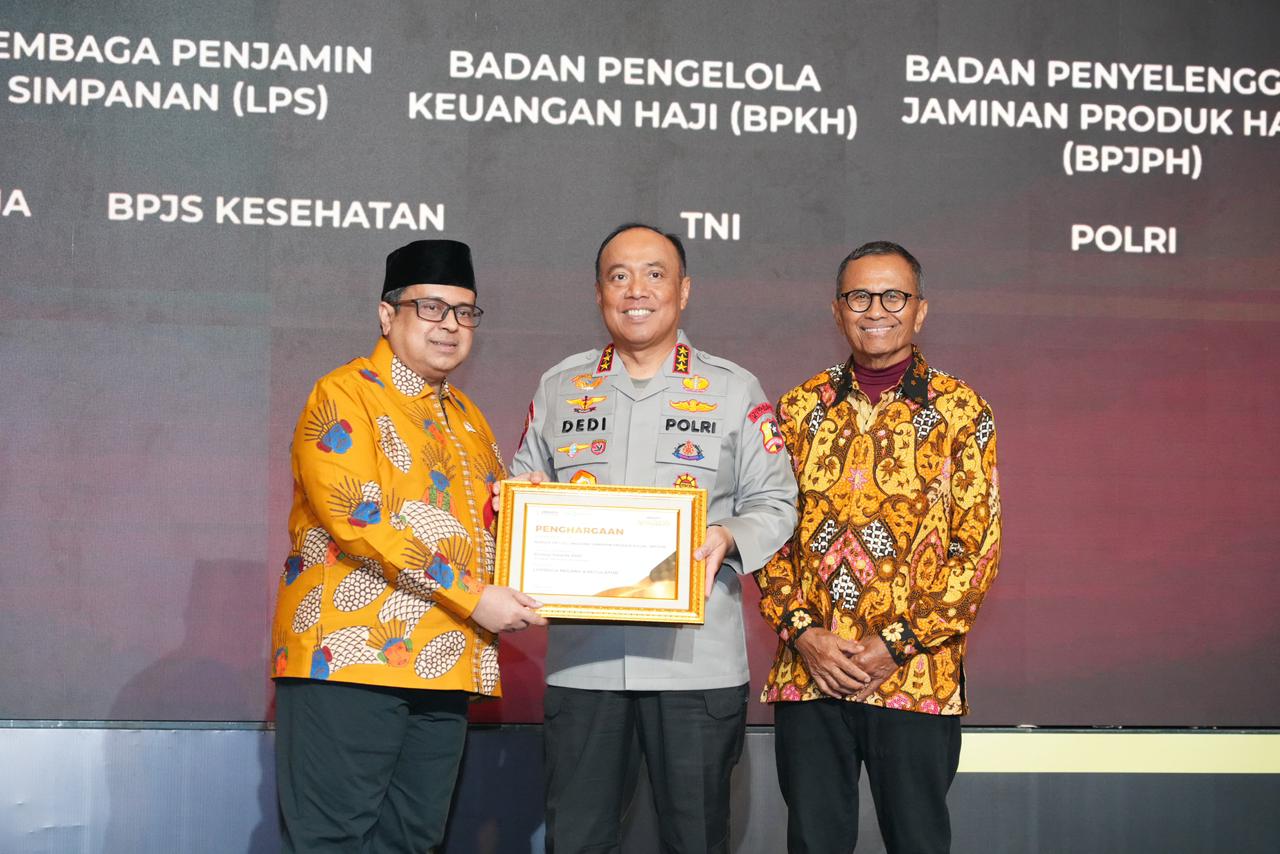Kategori Lembaga Negara & Regulator Terpopuler: Polri Sabet Penghargaan Disway Award 2025