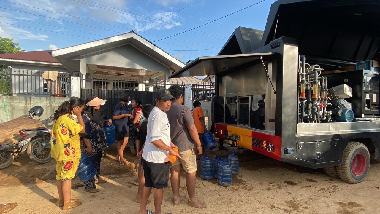 Air Bersih Didistribusikan, Polda Sumut Bantu Pulihkan Kondisi Masyarakat Tapteng