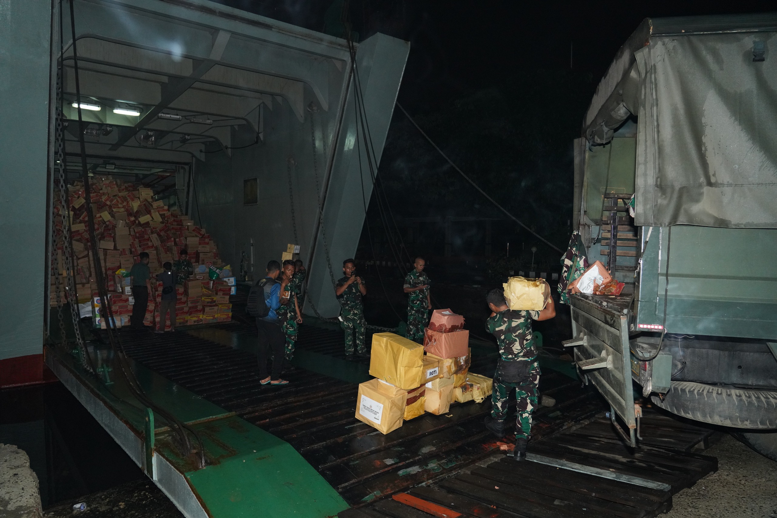 Lagi, TNI AD Berangkatkan Kapal ADRI LII, Angkut Jembatan Bailey dan Alat Berat ke Sumatera